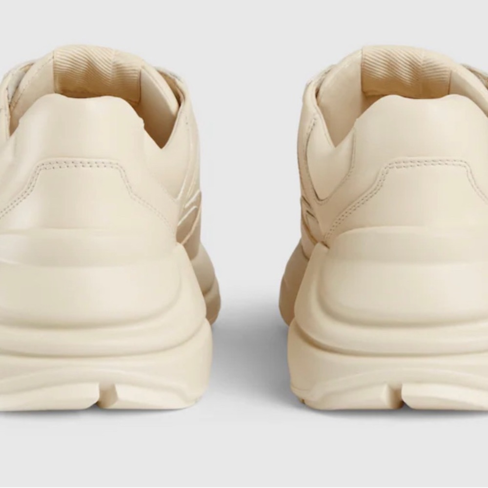 WOMEN'S RHYTON GUCCI LOGO LEATHER SNEAKER
